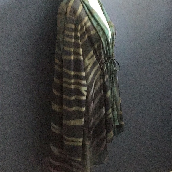 Beautiful Light-weight Cover - Picture 3 of 4